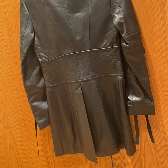 Leather jacket. - Picture 4 of 9